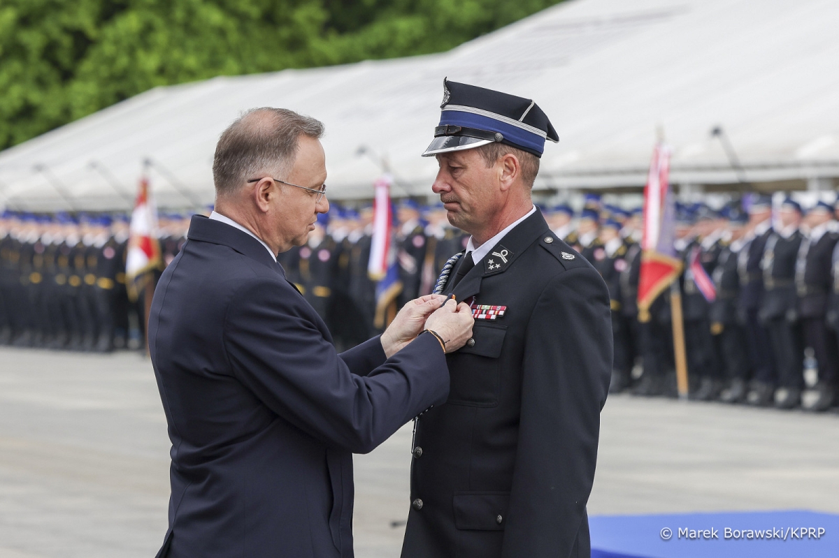 10_andrzej_duda_obchody_dnia_stazaka_20250504_mb2_3022