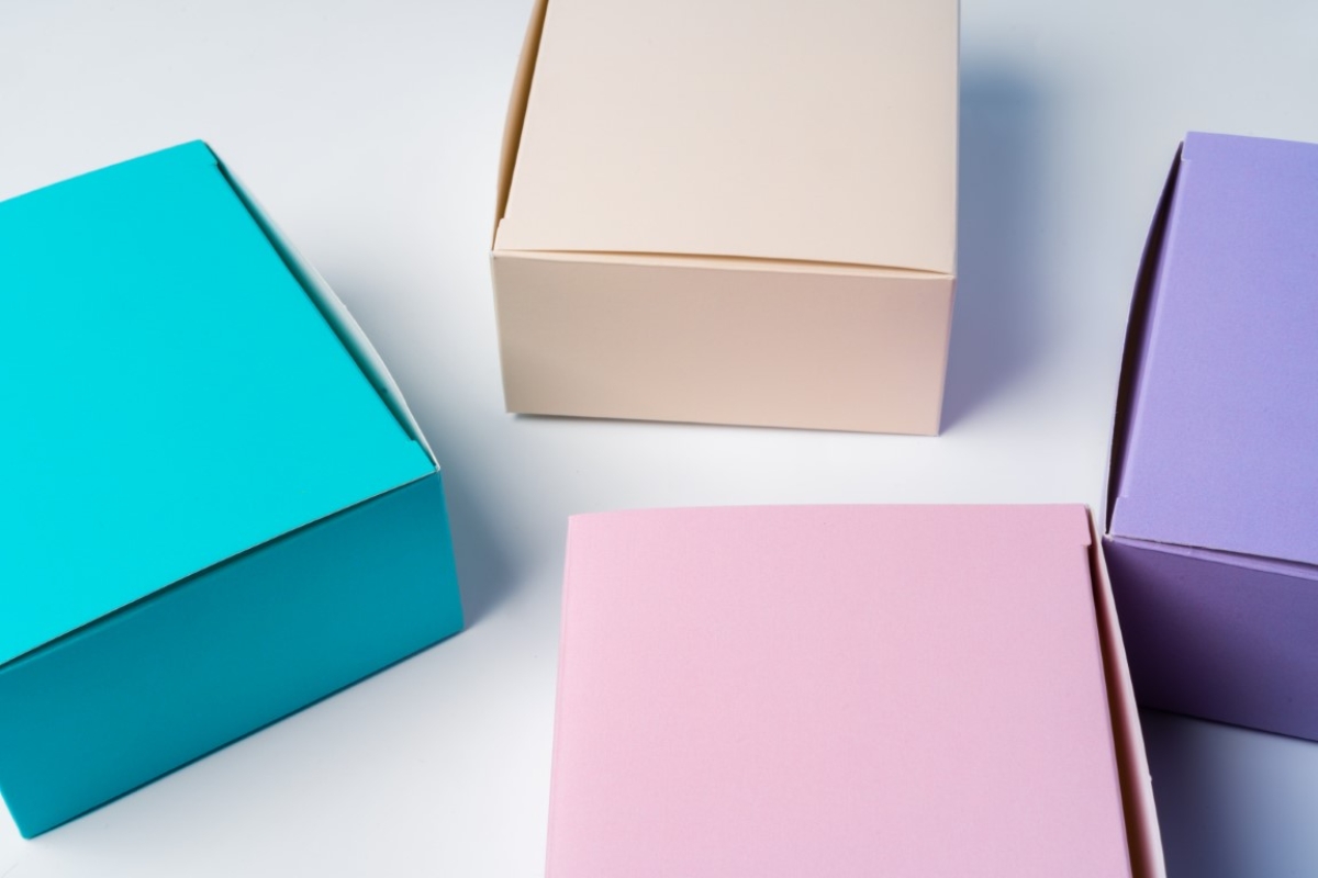 jak-skutecznie-dopasowac-kolorystyke-pudelka-do-twojej-markimedium1