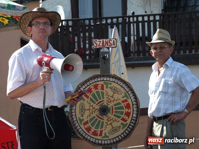 Zdjęcie w galerii na portalu naszraciborz.pl: Zbierają na remont wieży wiadomości z regionu