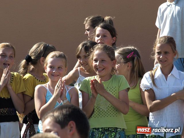 Zdjęcie w galerii na portalu naszraciborz.pl: Zbierają na remont wieży wiadomości z regionu