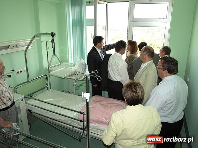 Zdjęcie w galerii na portalu naszraciborz.pl: Dyrektor NFZ w raciborskim szpitalu wiadomości z regionu