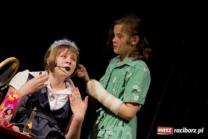 Zdjęcie w galerii na portalu naszraciborz.pl: Raciborskie Studio Baśni przedstawiło Kopciuszka wiadomości z regionu