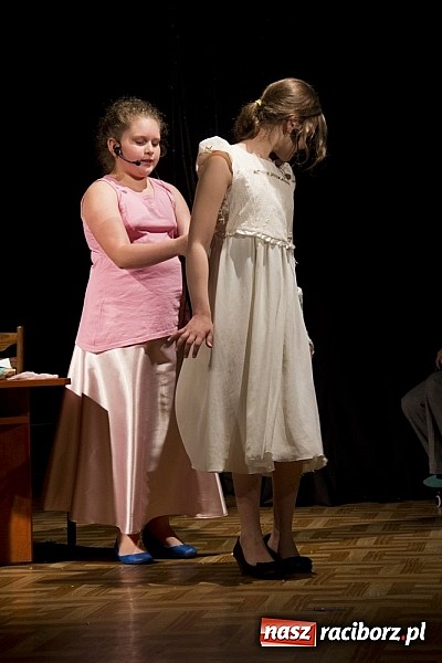 Zdjęcie w galerii na portalu naszraciborz.pl: Raciborskie Studio Baśni przedstawiło Kopciuszka wiadomości z regionu