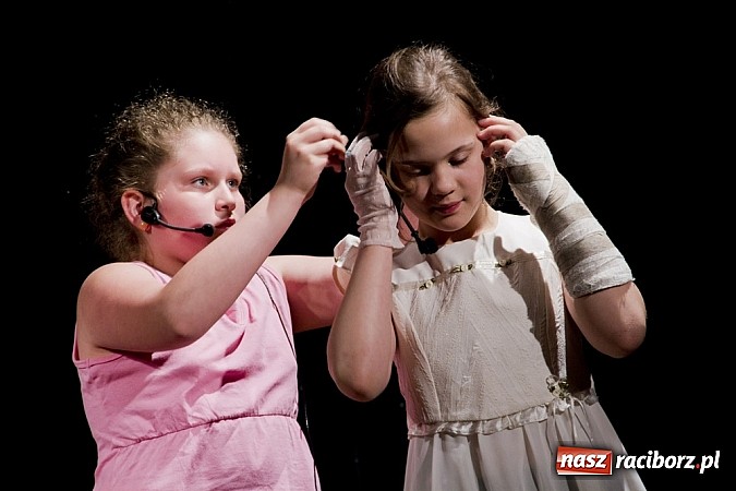 Zdjęcie w galerii na portalu naszraciborz.pl: Raciborskie Studio Baśni przedstawiło Kopciuszka wiadomości z regionu