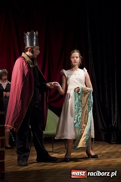 Zdjęcie w galerii na portalu naszraciborz.pl: Raciborskie Studio Baśni przedstawiło Kopciuszka wiadomości z regionu