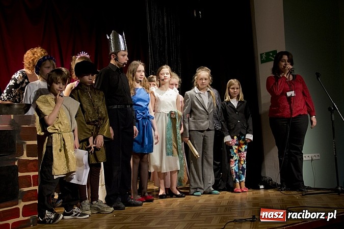 Zdjęcie w galerii na portalu naszraciborz.pl: Raciborskie Studio Baśni przedstawiło Kopciuszka wiadomości z regionu