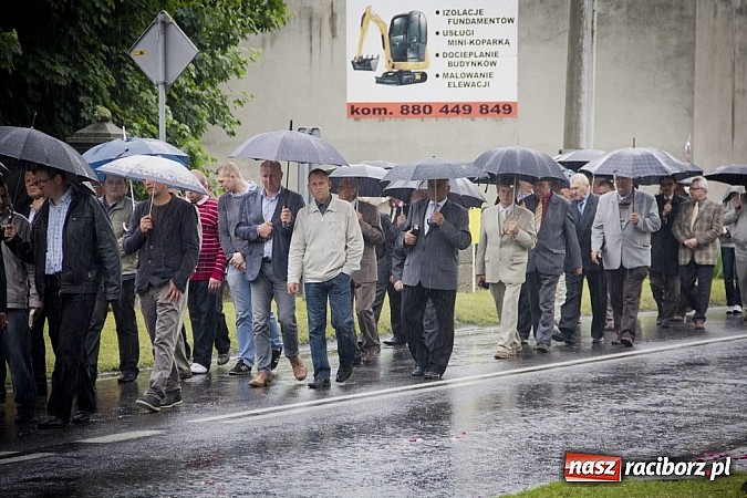 Zdjęcie w galerii na portalu naszraciborz.pl: Dziś Boże Ciało. Gościliśmy w Studziennej wiadomości z regionu