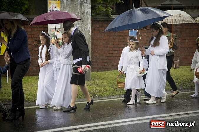 Zdjęcie w galerii na portalu naszraciborz.pl: Dziś Boże Ciało. Gościliśmy w Studziennej wiadomości z regionu