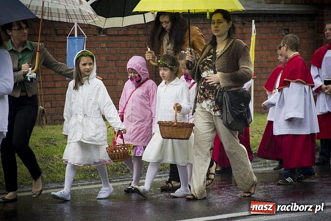 Zdjęcie w galerii na portalu naszraciborz.pl: Dziś Boże Ciało. Gościliśmy w Studziennej wiadomości z regionu