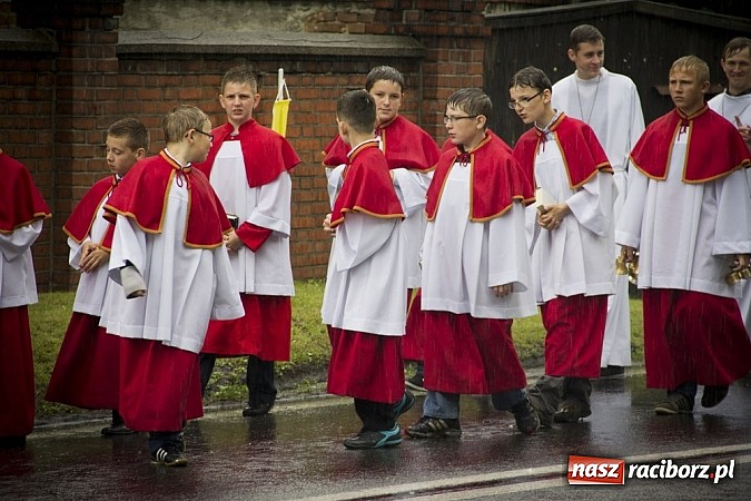 Zdjęcie w galerii na portalu naszraciborz.pl: Dziś Boże Ciało. Gościliśmy w Studziennej wiadomości z regionu