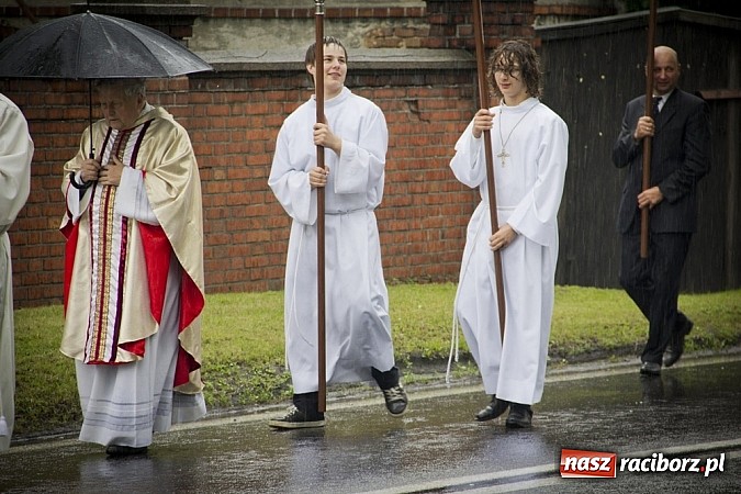 Zdjęcie w galerii na portalu naszraciborz.pl: Dziś Boże Ciało. Gościliśmy w Studziennej wiadomości z regionu