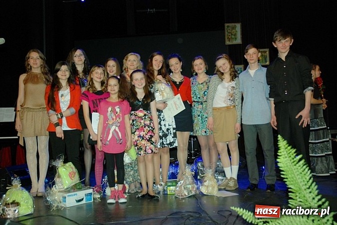 Zdjęcie w galerii na portalu naszraciborz.pl: Natalia Sroka wyśpiewała I miejsce wiadomości z regionu