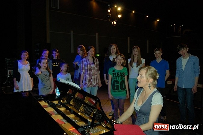 Zdjęcie w galerii na portalu naszraciborz.pl: Natalia Sroka wyśpiewała I miejsce wiadomości z regionu