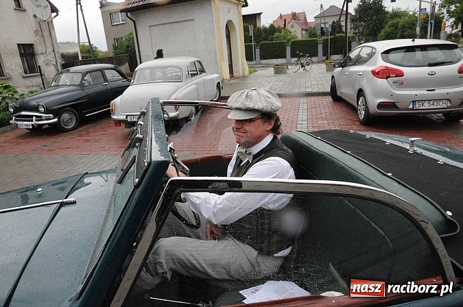 Zdjęcie w galerii na portalu naszraciborz.pl: Oldtimery zajechały do naszego powiatu wiadomości z regionu
