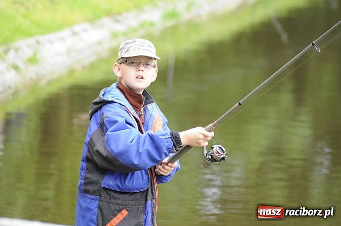 Zdjęcie w galerii na portalu naszraciborz.pl: Wędkarski Dzień Dziecka na Trzecioku wiadomości z regionu