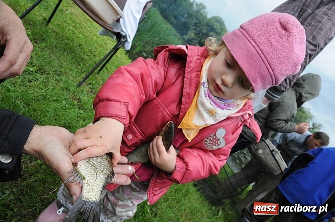 Zdjęcie w galerii na portalu naszraciborz.pl: Wędkarski Dzień Dziecka na Trzecioku wiadomości z regionu