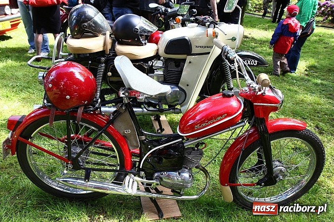 Zdjęcie w galerii na portalu naszraciborz.pl: Miłośnicy zabytkowych pojazdów spotkali się przy Pałacu w Wojnowicach wiadomości z regionu