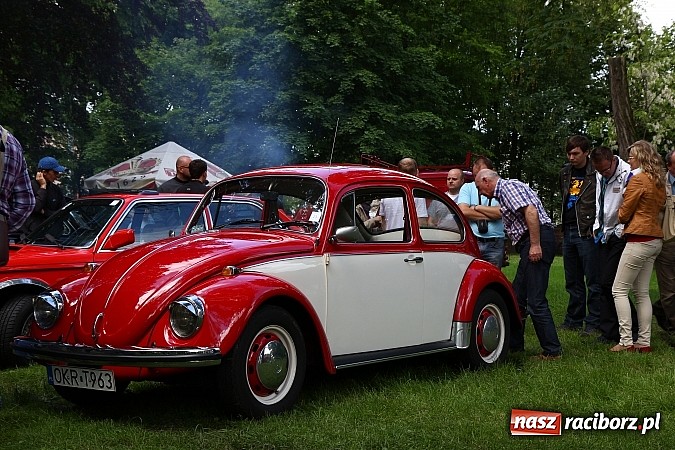 Zdjęcie w galerii na portalu naszraciborz.pl: Miłośnicy zabytkowych pojazdów spotkali się przy Pałacu w Wojnowicach wiadomości z regionu