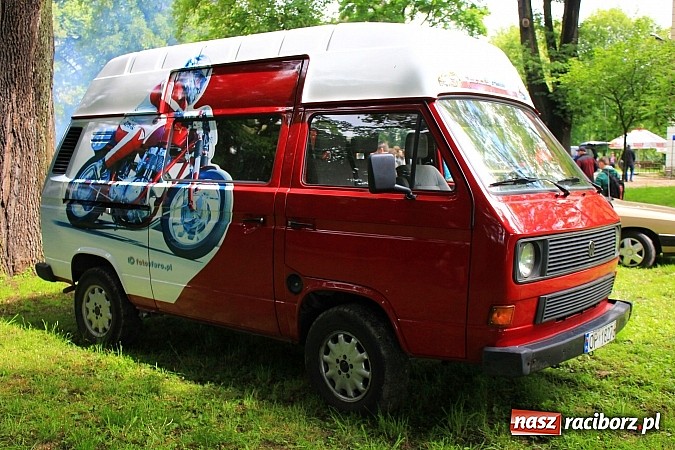 Zdjęcie w galerii na portalu naszraciborz.pl: Miłośnicy zabytkowych pojazdów spotkali się przy Pałacu w Wojnowicach wiadomości z regionu