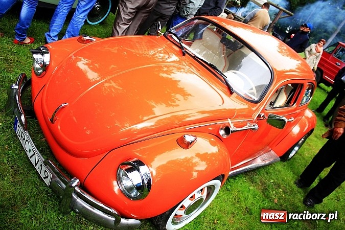 Zdjęcie w galerii na portalu naszraciborz.pl: Miłośnicy zabytkowych pojazdów spotkali się przy Pałacu w Wojnowicach wiadomości z regionu