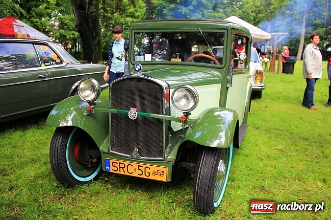 Zdjęcie w galerii na portalu naszraciborz.pl: Miłośnicy zabytkowych pojazdów spotkali się przy Pałacu w Wojnowicach wiadomości z regionu