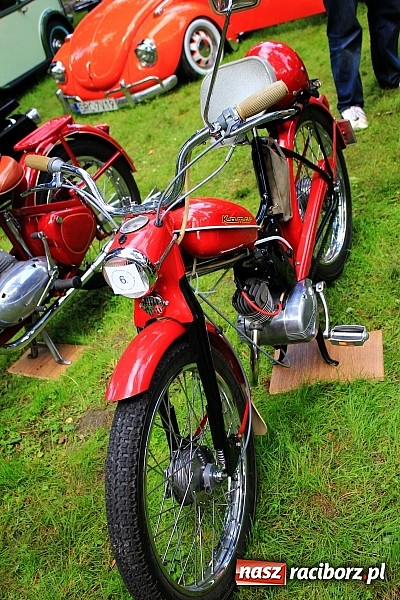 Zdjęcie w galerii na portalu naszraciborz.pl: Miłośnicy zabytkowych pojazdów spotkali się przy Pałacu w Wojnowicach wiadomości z regionu