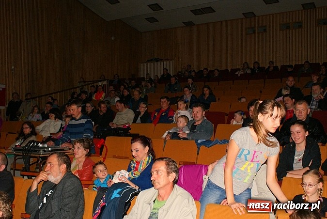 Zdjęcie w galerii na portalu naszraciborz.pl: Dzień Dziecka z Kubusiem Puchatkiem w Kuźni Raciborskiej wiadomości z regionu