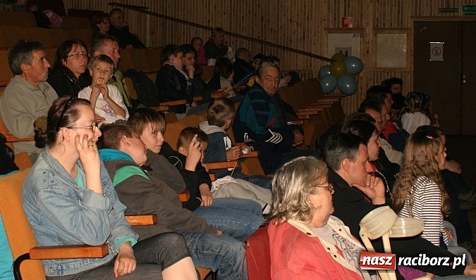 Zdjęcie w galerii na portalu naszraciborz.pl: Dzień Dziecka z Kubusiem Puchatkiem w Kuźni Raciborskiej wiadomości z regionu