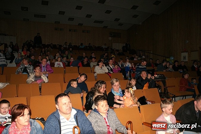 Zdjęcie w galerii na portalu naszraciborz.pl: Dzień Dziecka z Kubusiem Puchatkiem w Kuźni Raciborskiej wiadomości z regionu