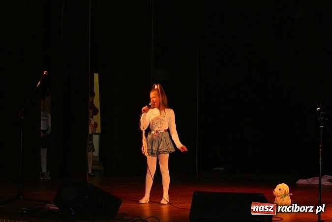 Zdjęcie w galerii na portalu naszraciborz.pl: Dzień Dziecka z Kubusiem Puchatkiem w Kuźni Raciborskiej wiadomości z regionu