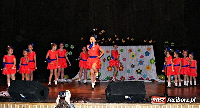 Zdjęcie w galerii na portalu naszraciborz.pl: Dzień Dziecka z Kubusiem Puchatkiem w Kuźni Raciborskiej wiadomości z regionu