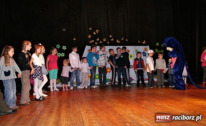 Zdjęcie w galerii na portalu naszraciborz.pl: Dzień Dziecka z Kubusiem Puchatkiem w Kuźni Raciborskiej wiadomości z regionu