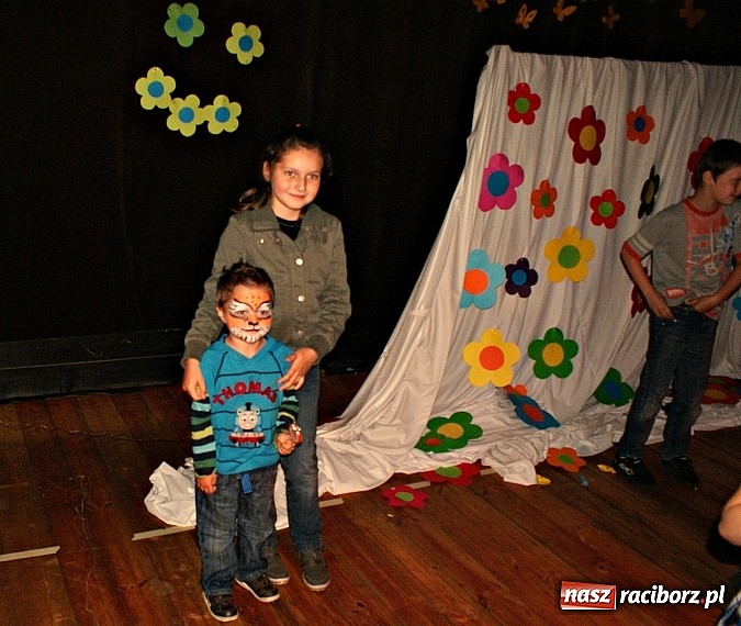 Zdjęcie w galerii na portalu naszraciborz.pl: Dzień Dziecka z Kubusiem Puchatkiem w Kuźni Raciborskiej wiadomości z regionu