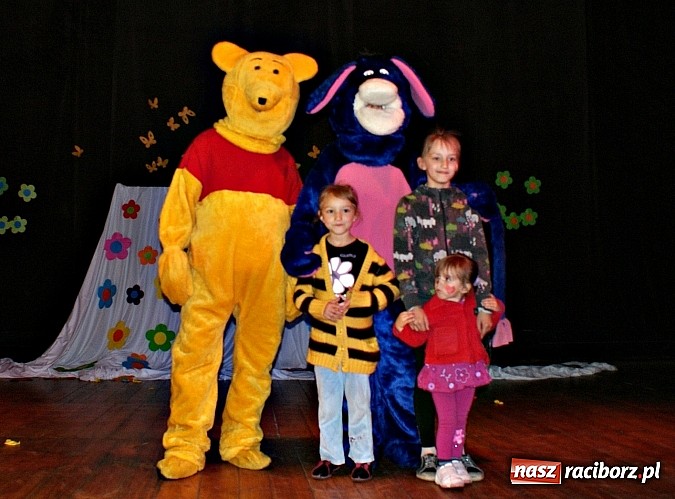 Zdjęcie w galerii na portalu naszraciborz.pl: Dzień Dziecka z Kubusiem Puchatkiem w Kuźni Raciborskiej wiadomości z regionu