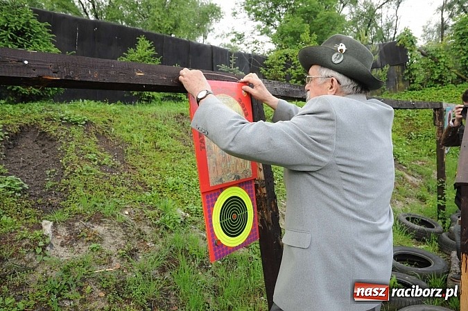 Zdjęcie w galerii na portalu naszraciborz.pl: Strzelanie królewskie 2013. Kazimierz Domasik nowym raciborskim królem kurkowym wiadomości z regionu