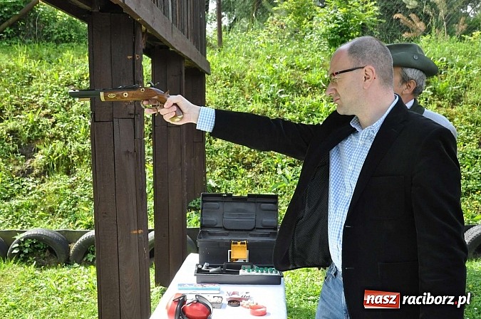 Zdjęcie w galerii na portalu naszraciborz.pl: Strzelanie królewskie 2013. Kazimierz Domasik nowym raciborskim królem kurkowym wiadomości z regionu