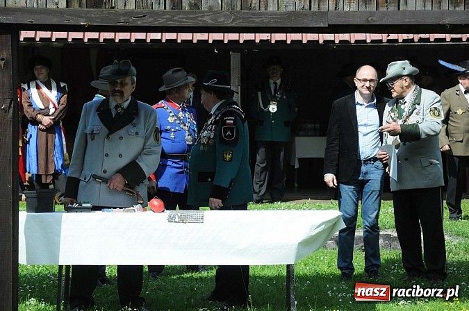 Zdjęcie w galerii na portalu naszraciborz.pl: Strzelanie królewskie 2013. Kazimierz Domasik nowym raciborskim królem kurkowym wiadomości z regionu