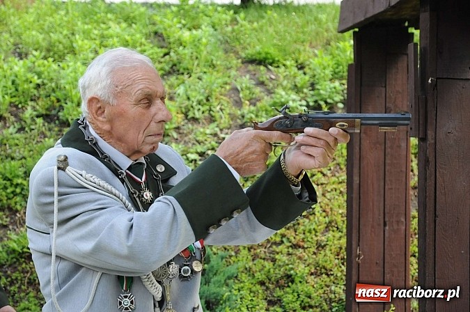 Zdjęcie w galerii na portalu naszraciborz.pl: Strzelanie królewskie 2013. Kazimierz Domasik nowym raciborskim królem kurkowym wiadomości z regionu