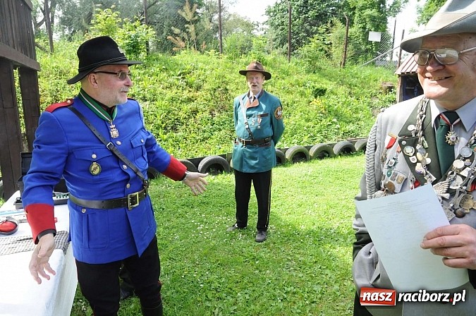 Zdjęcie w galerii na portalu naszraciborz.pl: Strzelanie królewskie 2013. Kazimierz Domasik nowym raciborskim królem kurkowym wiadomości z regionu
