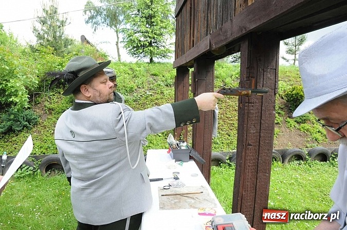 Zdjęcie w galerii na portalu naszraciborz.pl: Strzelanie królewskie 2013. Kazimierz Domasik nowym raciborskim królem kurkowym wiadomości z regionu