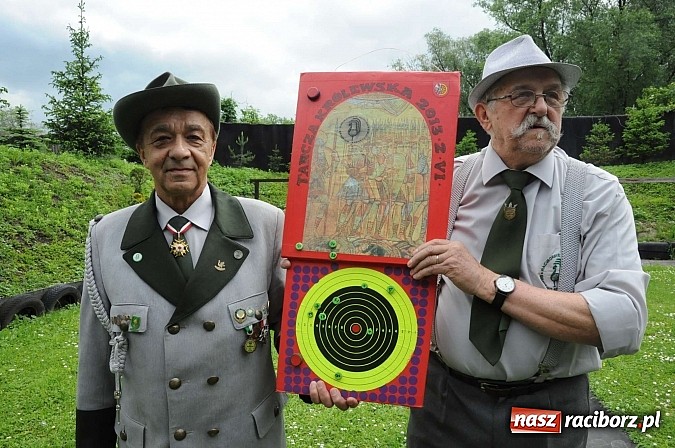 Zdjęcie w galerii na portalu naszraciborz.pl: Strzelanie królewskie 2013. Kazimierz Domasik nowym raciborskim królem kurkowym wiadomości z regionu