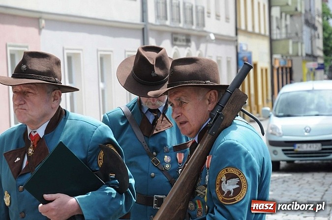 Zdjęcie w galerii na portalu naszraciborz.pl: Strzelanie królewskie 2013. Kazimierz Domasik nowym raciborskim królem kurkowym wiadomości z regionu