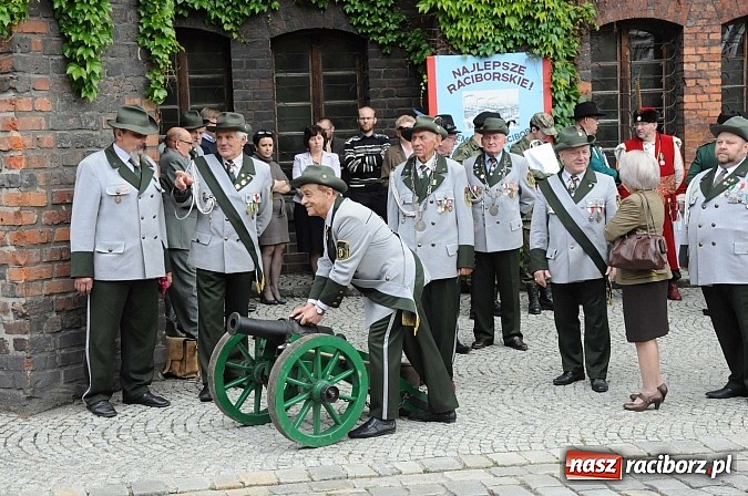 Zdjęcie w galerii na portalu naszraciborz.pl: Strzelanie królewskie 2013. Kazimierz Domasik nowym raciborskim królem kurkowym wiadomości z regionu