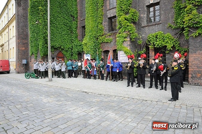 Zdjęcie w galerii na portalu naszraciborz.pl: Strzelanie królewskie 2013. Kazimierz Domasik nowym raciborskim królem kurkowym wiadomości z regionu