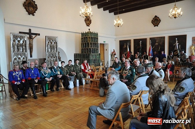 Zdjęcie w galerii na portalu naszraciborz.pl: Strzelanie królewskie 2013. Kazimierz Domasik nowym raciborskim królem kurkowym wiadomości z regionu