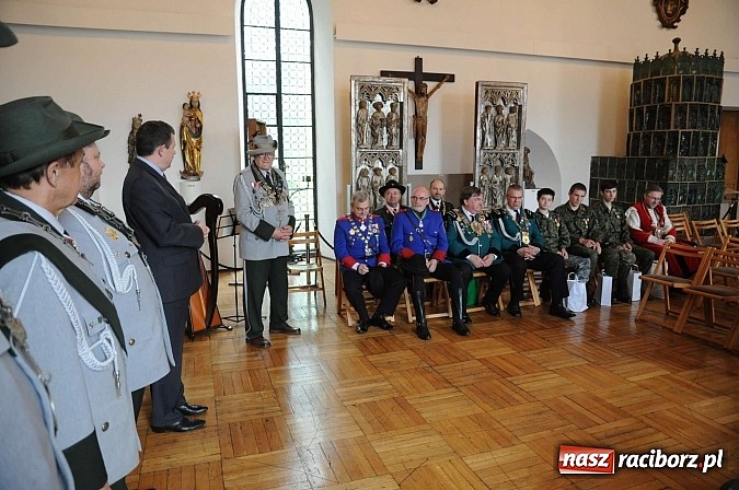 Zdjęcie w galerii na portalu naszraciborz.pl: Strzelanie królewskie 2013. Kazimierz Domasik nowym raciborskim królem kurkowym wiadomości z regionu