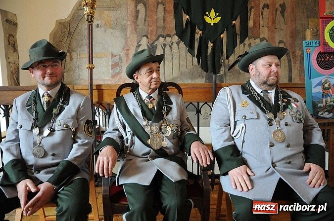 Zdjęcie w galerii na portalu naszraciborz.pl: Strzelanie królewskie 2013. Kazimierz Domasik nowym raciborskim królem kurkowym wiadomości z regionu