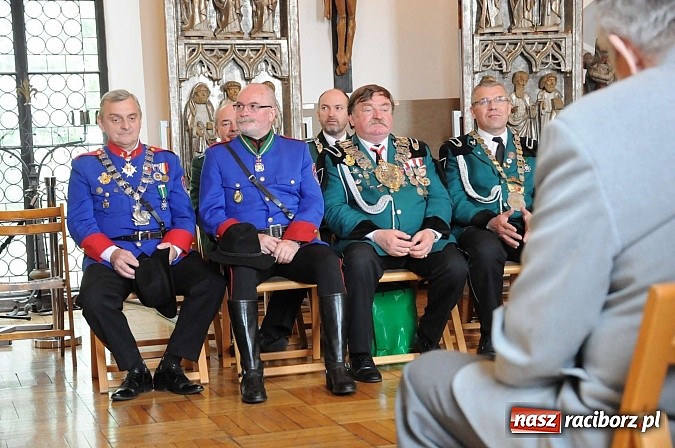 Zdjęcie w galerii na portalu naszraciborz.pl: Strzelanie królewskie 2013. Kazimierz Domasik nowym raciborskim królem kurkowym wiadomości z regionu