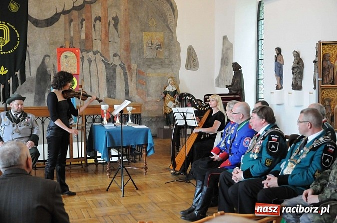 Zdjęcie w galerii na portalu naszraciborz.pl: Strzelanie królewskie 2013. Kazimierz Domasik nowym raciborskim królem kurkowym wiadomości z regionu