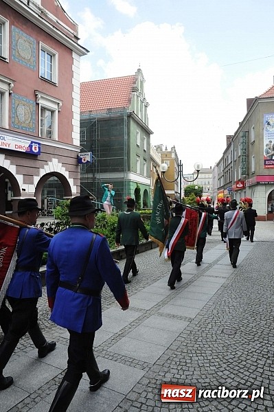 Zdjęcie w galerii na portalu naszraciborz.pl: Strzelanie królewskie 2013. Kazimierz Domasik nowym raciborskim królem kurkowym wiadomości z regionu